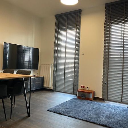 Apartamenty Wola Tower Варшава Екстериор снимка