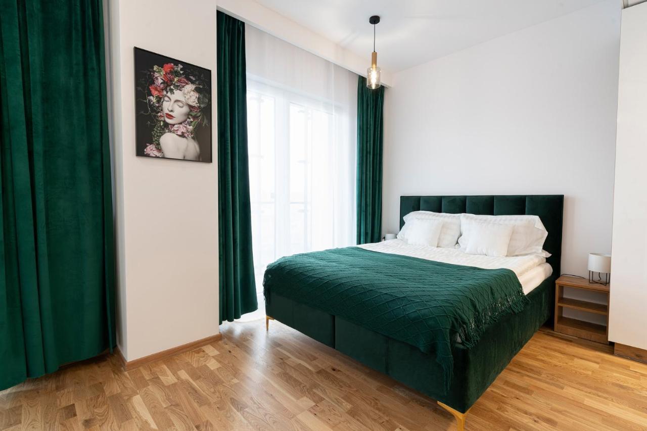 Apartamenty Wola Tower Варшава Екстериор снимка