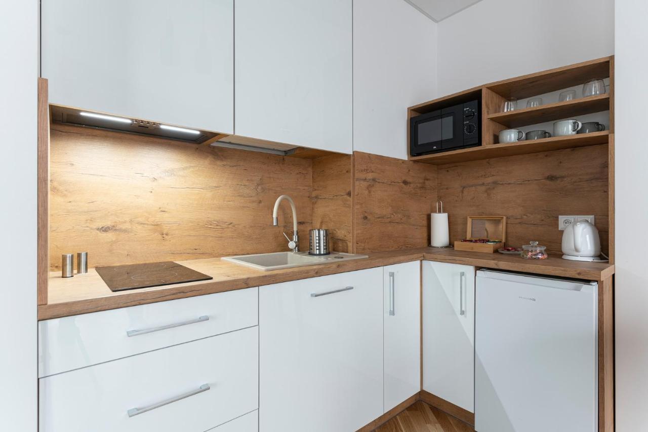 Apartamenty Wola Tower Варшава Екстериор снимка