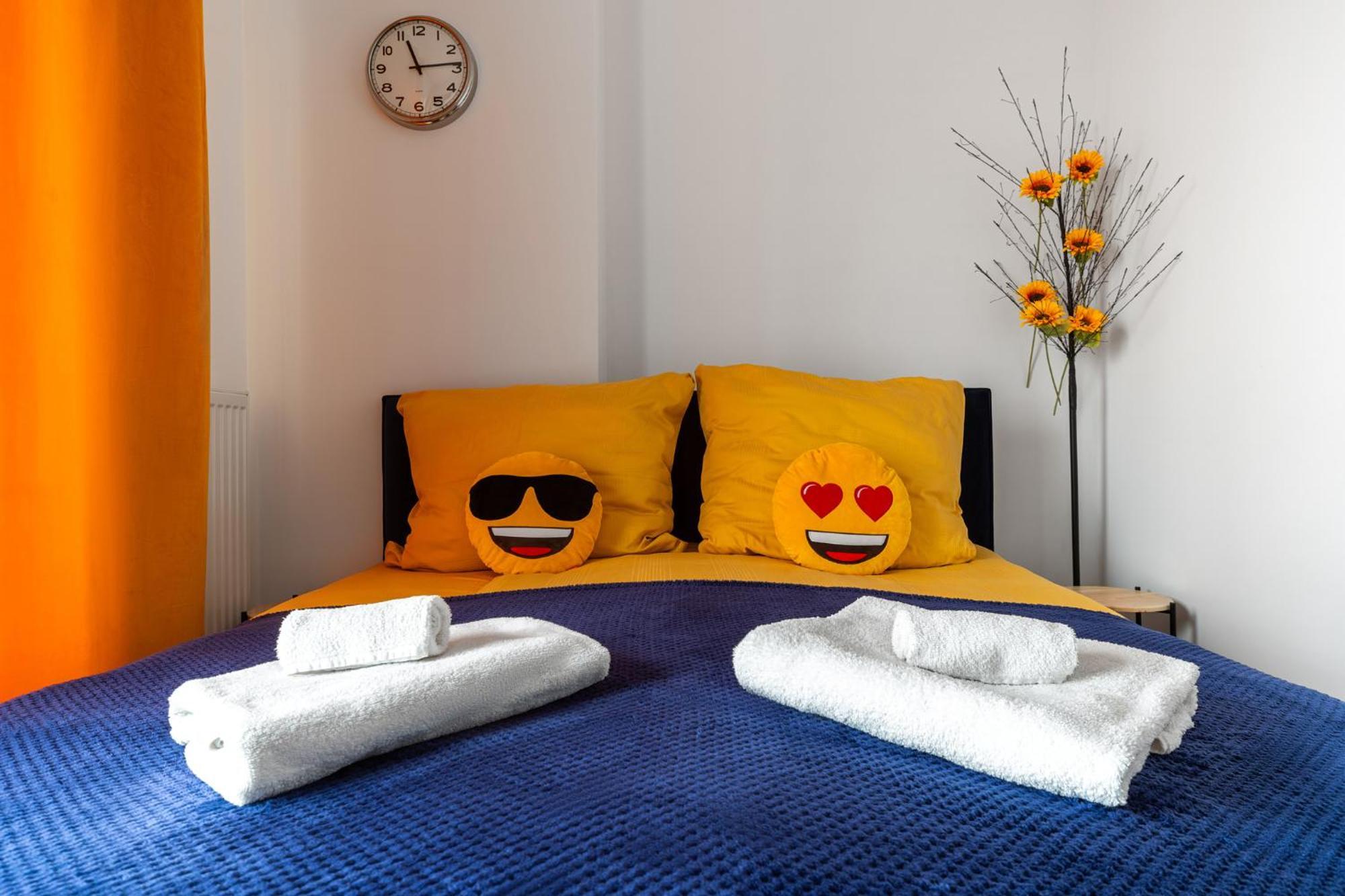 Apartamenty Wola Tower Варшава Екстериор снимка