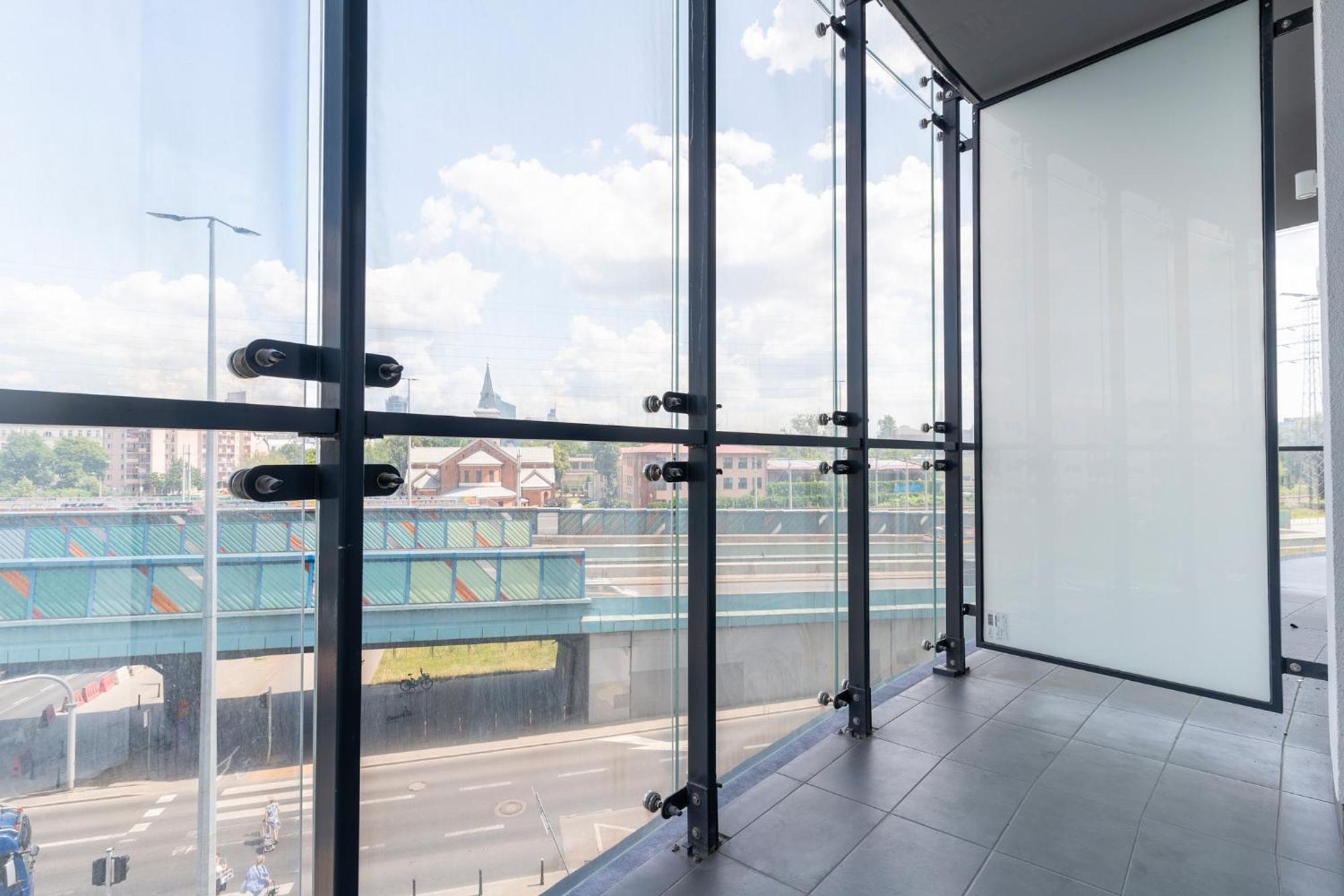 Apartamenty Wola Tower Варшава Екстериор снимка