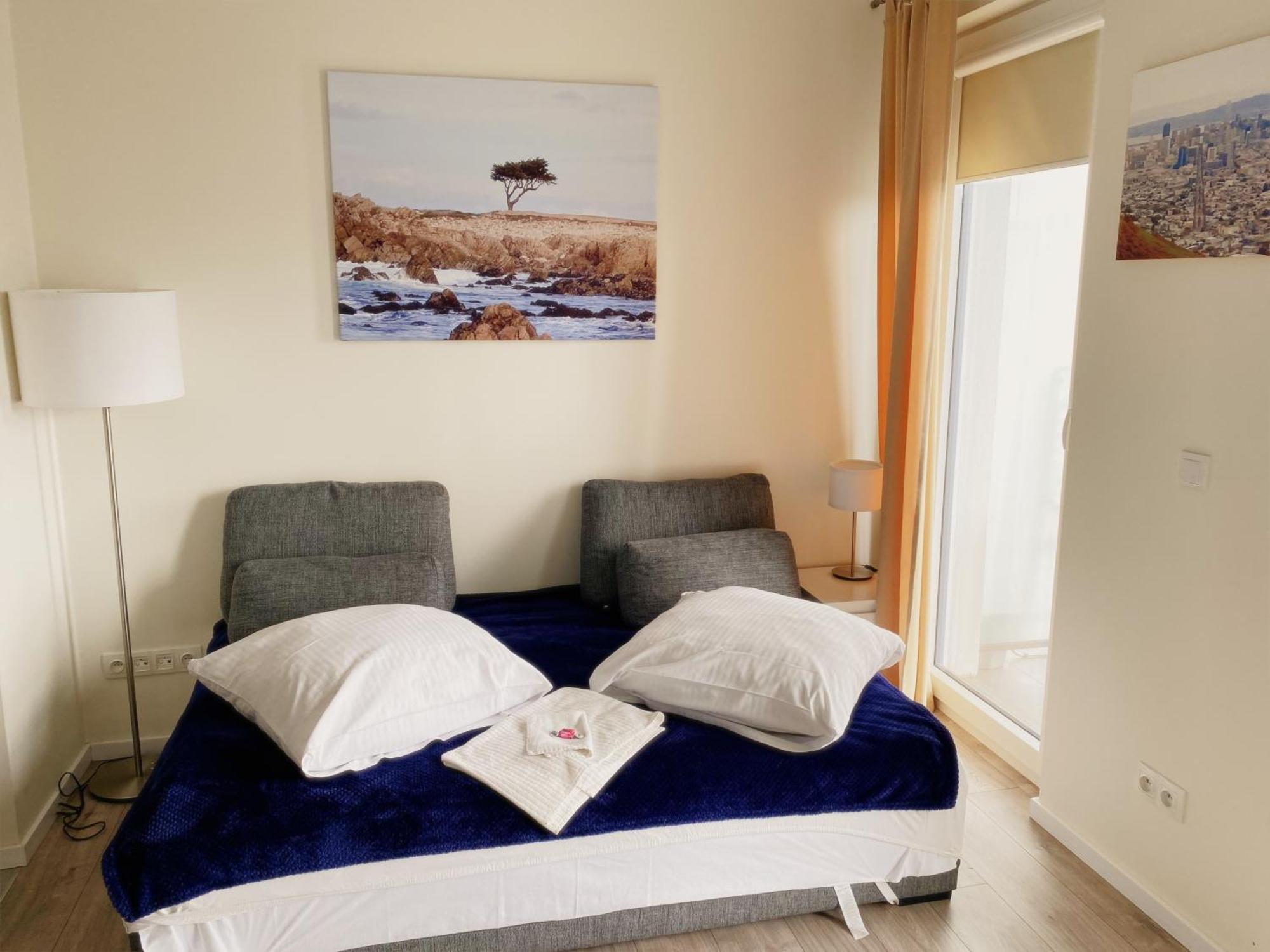 Apartamenty Wola Tower Варшава Екстериор снимка