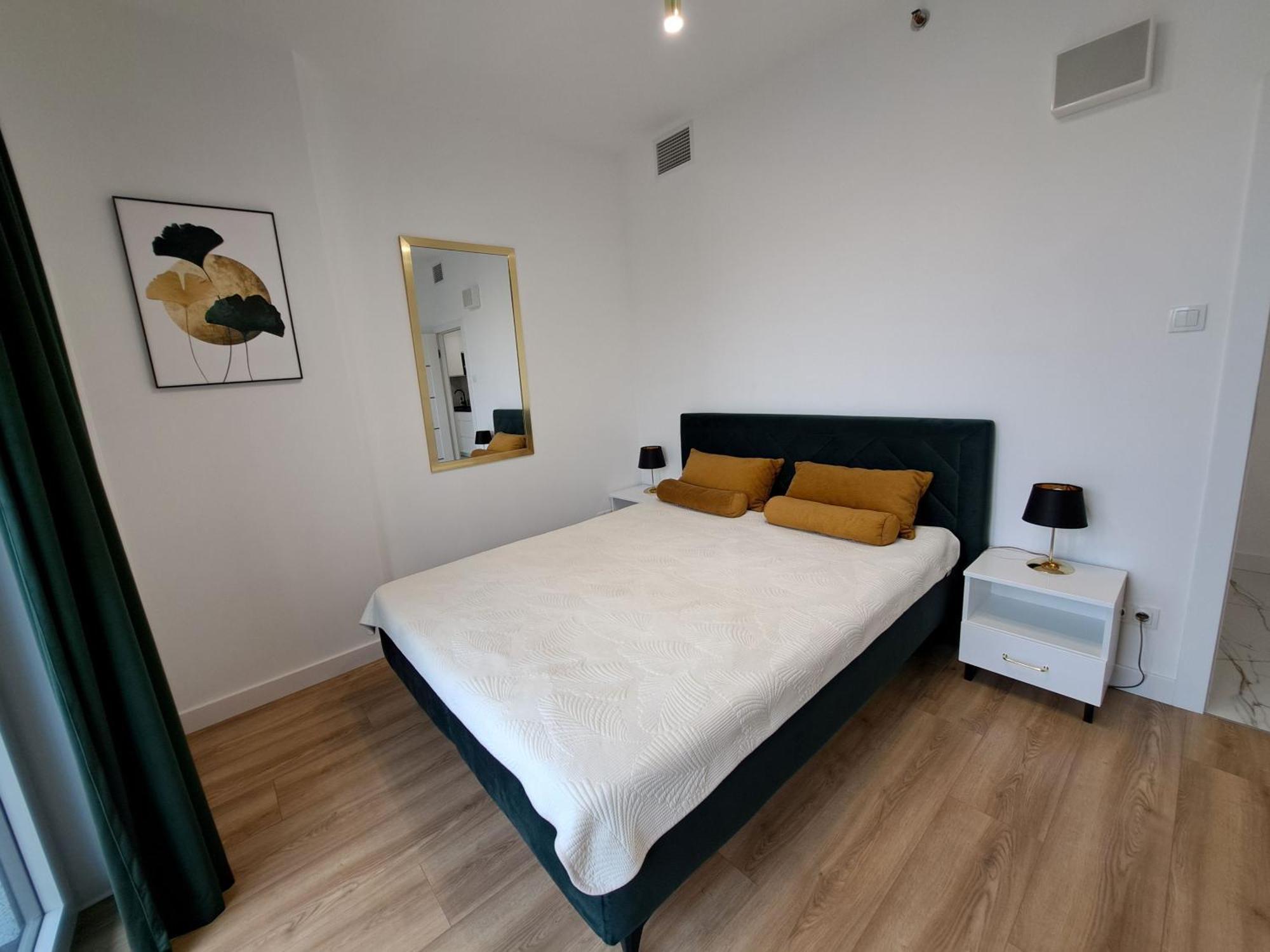 Apartamenty Wola Tower Варшава Екстериор снимка