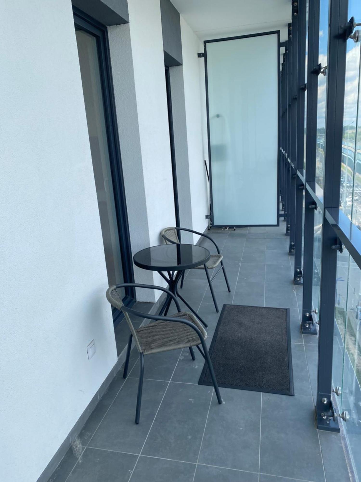 Apartamenty Wola Tower Варшава Екстериор снимка