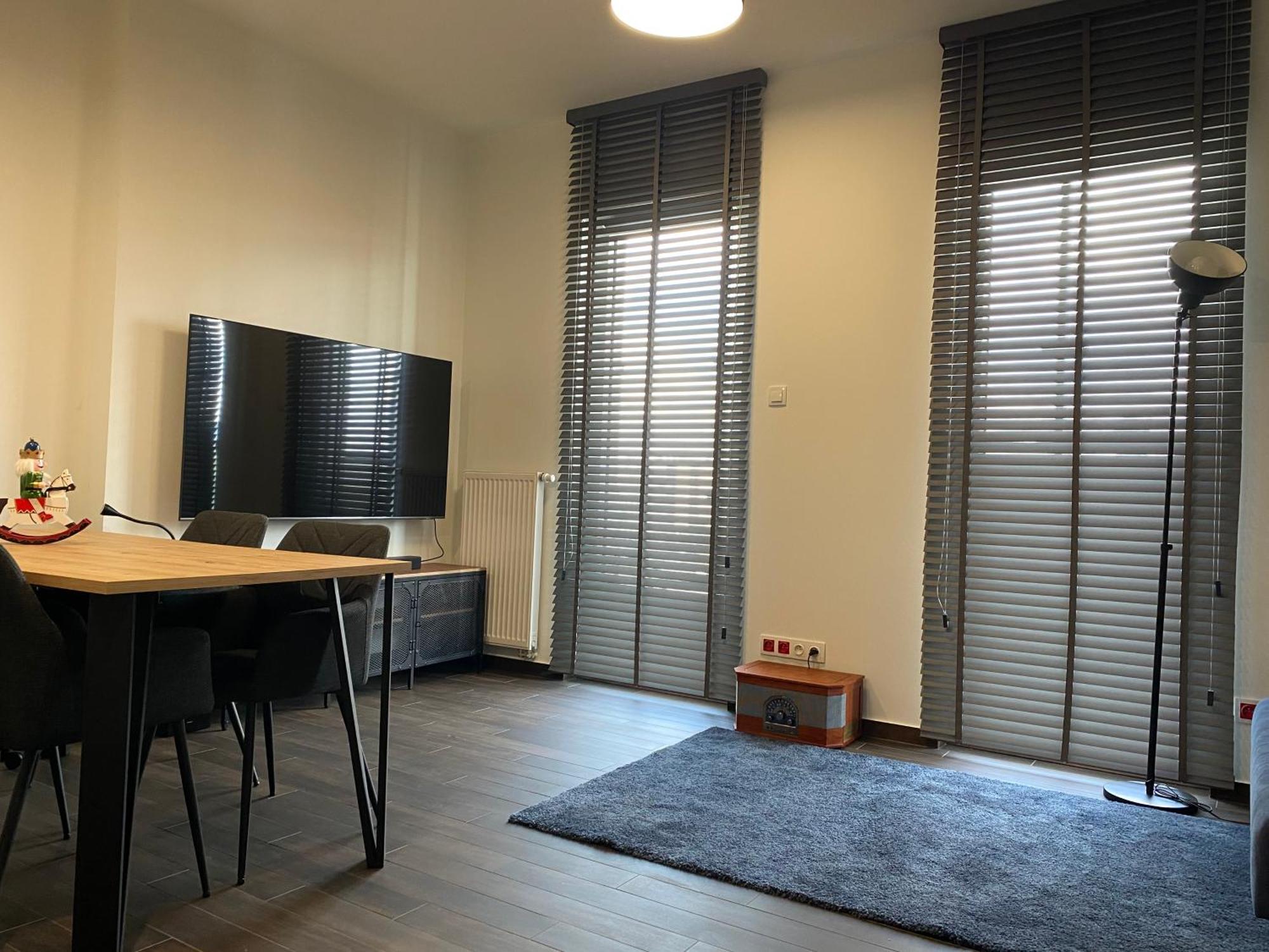 Apartamenty Wola Tower Варшава Екстериор снимка